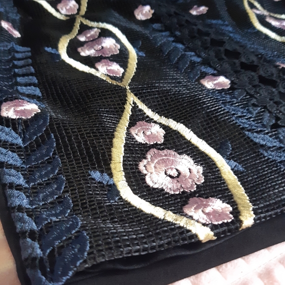 Floral Embroidered Sheath Dress - Picture 6 of 16